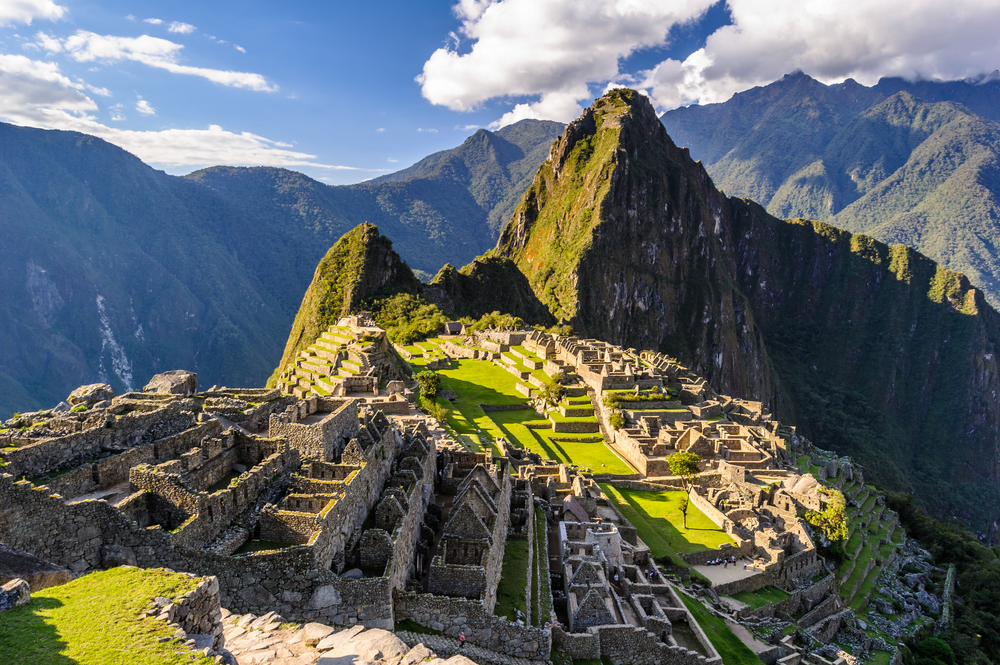 Machu Picchu เขตรักษาพันธุ์สัตว์ป่าแห่งเปรูในปี 1981 และมรดกโลกของ UNESCO ในปี 1983 หนึ่งในเจ็ดสิ่งมหัศจรรย์แห่งใหม่ของโลก